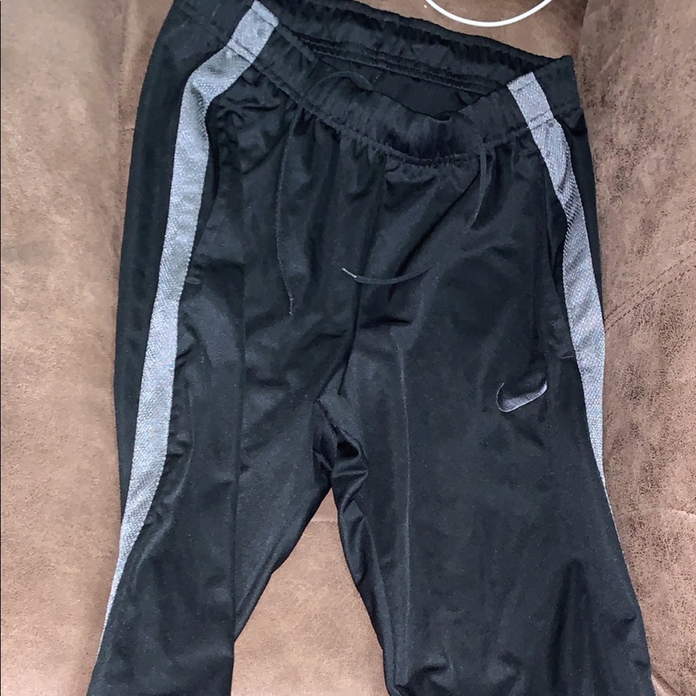 Nike sweats size small. Worn a few times